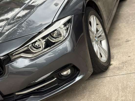 BMW-320i-2017