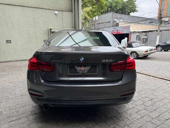 BMW-320i-2018