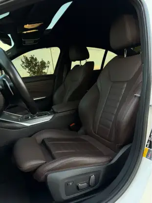 BMW-330e-2024