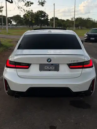BMW-330e-2024