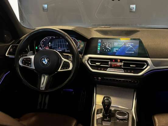 BMW-330i-2019