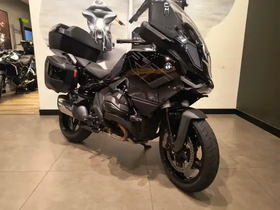 BMW-R 1300 RT TRIPLE BLACK BMW-R 1300 RT TRIPLE BLACK-2026