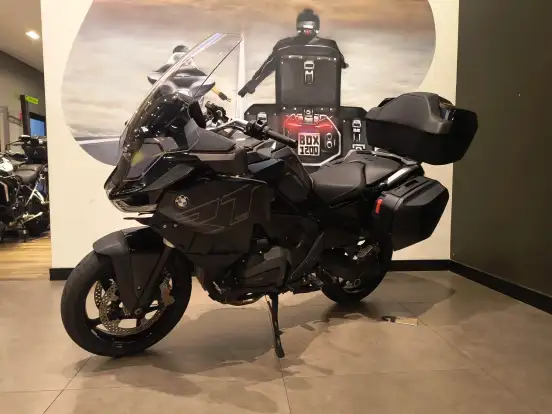 BMW-R 1300 RT TRIPLE BLACK BMW-R 1300 RT TRIPLE BLACK-2026