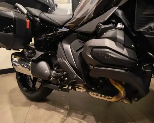 BMW-R 1300 RT TRIPLE BLACK BMW-R 1300 RT TRIPLE BLACK-2026