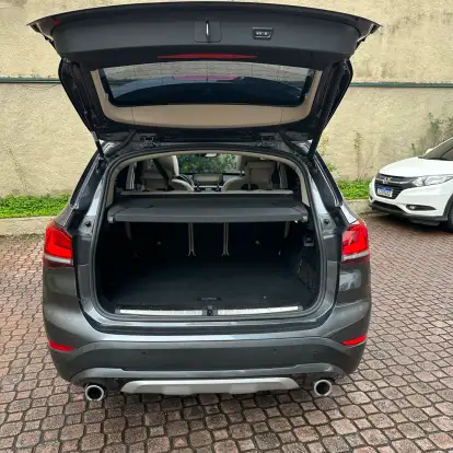 BMW-X1-2021