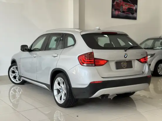 BMW-X1-3.0 28I 4X4 24V GASOLINA 4P AUTOMÁTICO BMW-X1-2011