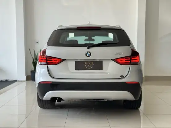 BMW-X1-3.0 28I 4X4 24V GASOLINA 4P AUTOMÁTICO BMW-X1-2011