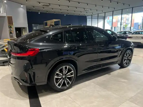 BMW-X4-2023