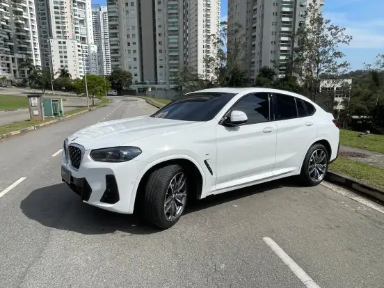 BMW-X4-2024