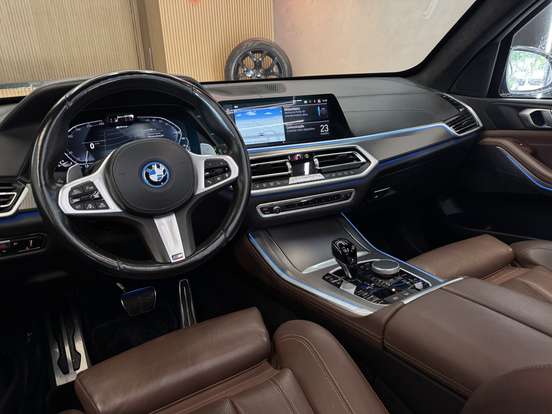 BMW-X5-2021