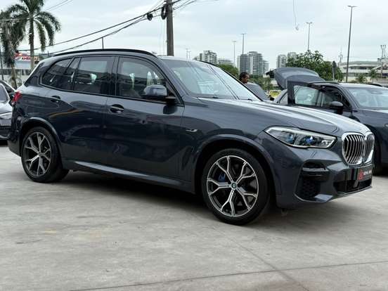 BMW-X5-2021