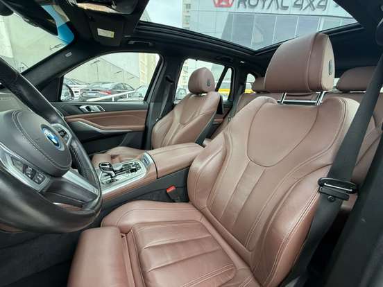 BMW-X5-2021