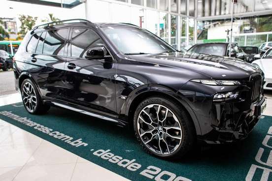 BMW-X7-2023