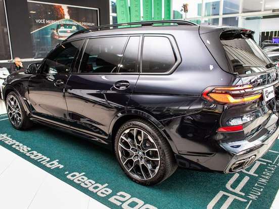BMW-X7-4.4 V8 GASOLINA M60i STEPTRONIC BMW-X7-2023