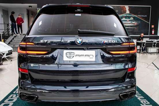BMW-X7-2023