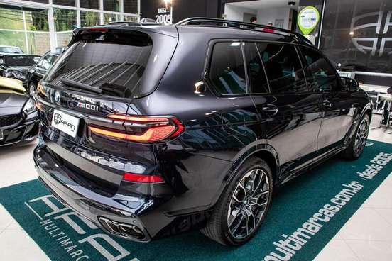BMW-X7-2023