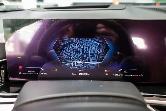 BMW-X7-2023