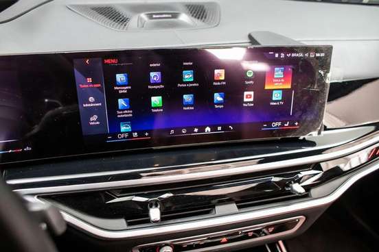 BMW-X7-2023