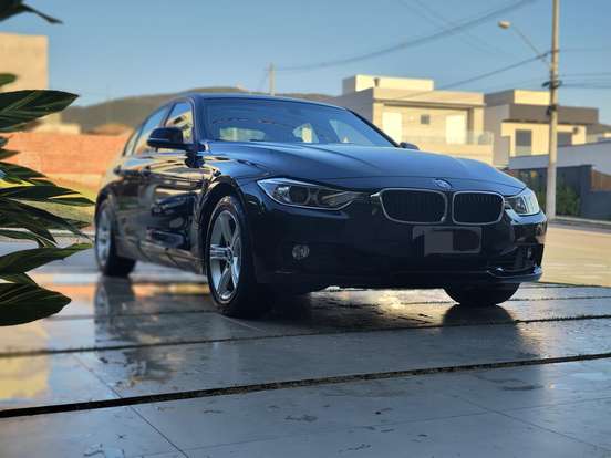 BMW-320i-2013