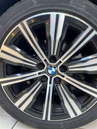 BMW-320i-2021