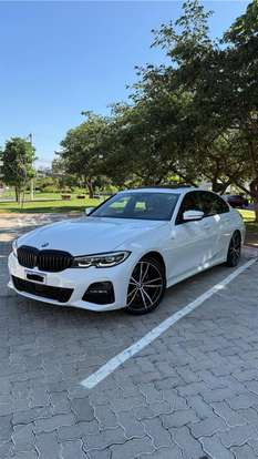 BMW-320i-2022