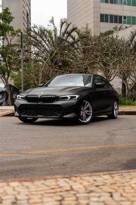 BMW-320i-2024