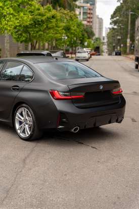 BMW-320i-2024
