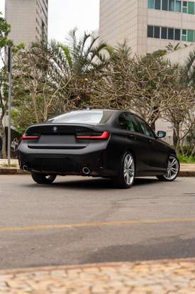 BMW-320i-2024