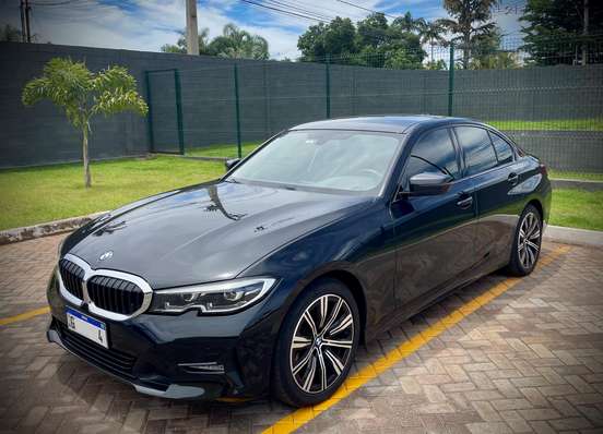 BMW-320i-2020