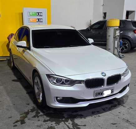 BMW-320i-2013
