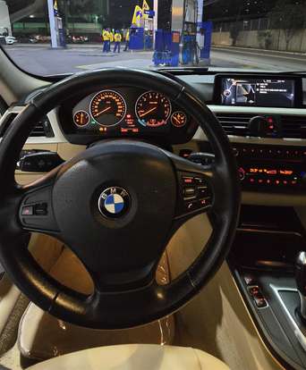BMW-320i-2013