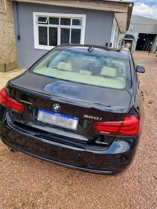 BMW-320i-2017