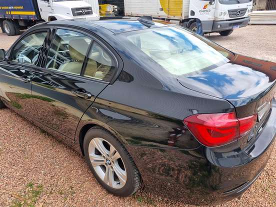 BMW-320i-2017