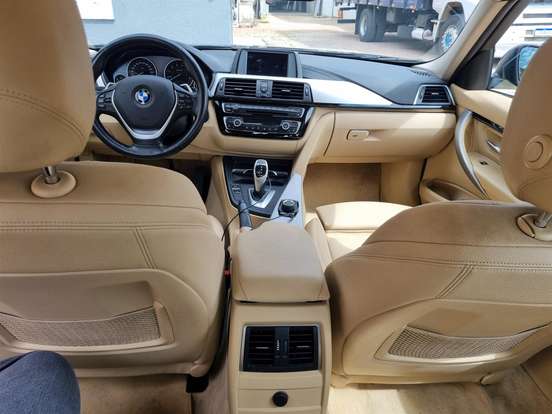 BMW-320i-2017