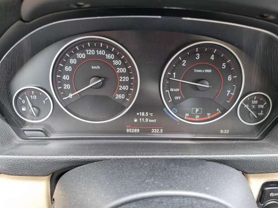 BMW-320i-2017