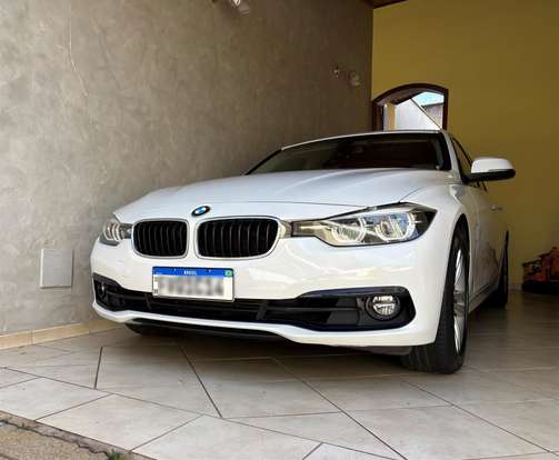 BMW-320i-2018