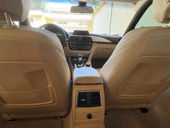BMW-320i-2018