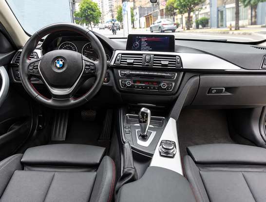 BMW-320i-2013