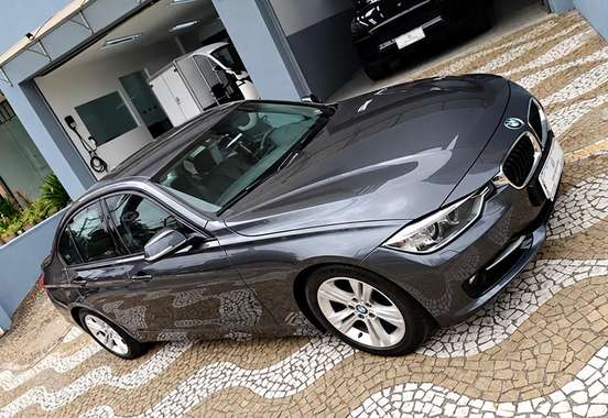 BMW-320i-2013