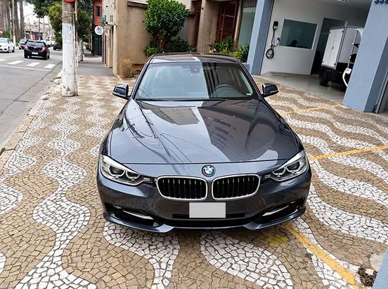 BMW-320i-2013
