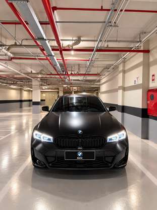 BMW-330e-2025