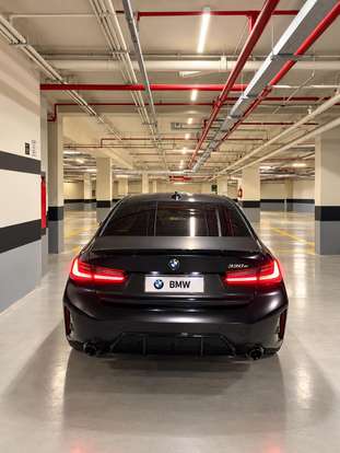 BMW-330e-2025