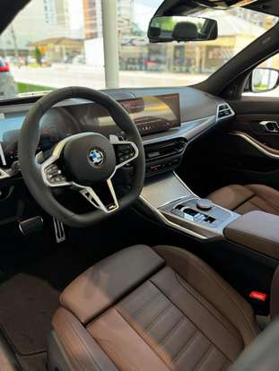 BMW-330e-2025