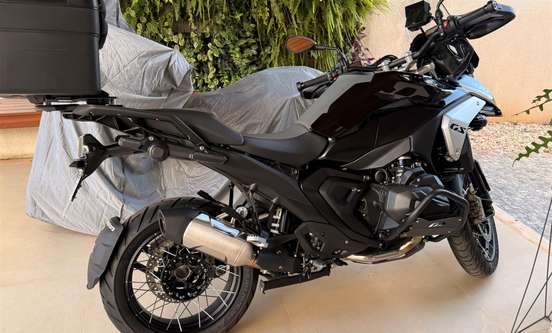 BMW-R 1300 GS TRIPLE BLACK BMW-R 1300 GS TRIPLE BLACK-2025