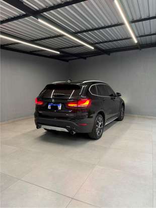 BMW-X1-2021