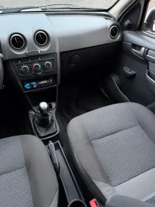 CHEVROLET-CELTA-2014