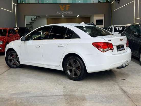 CHEVROLET-CRUZE-2011