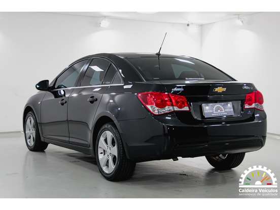 CHEVROLET-CRUZE-2011