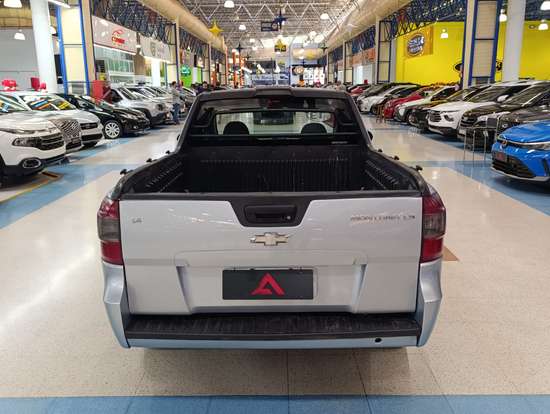 CHEVROLET-MONTANA-2012