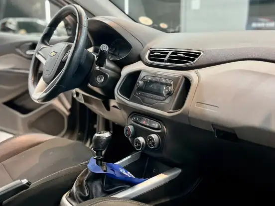 CHEVROLET-ONIX-2018